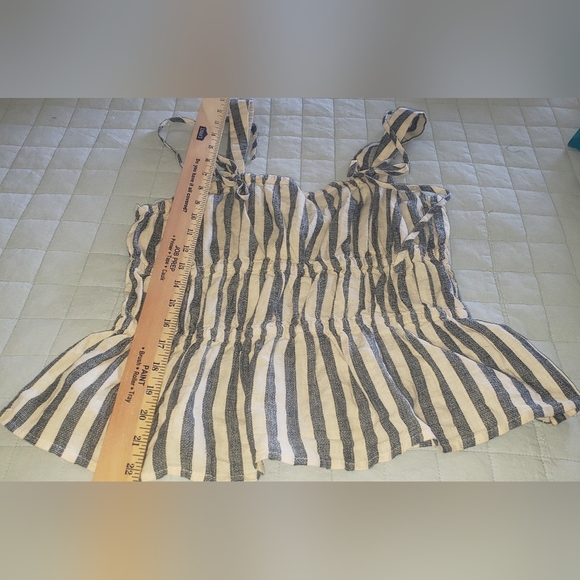 Womens Top - Picture 4 of 6